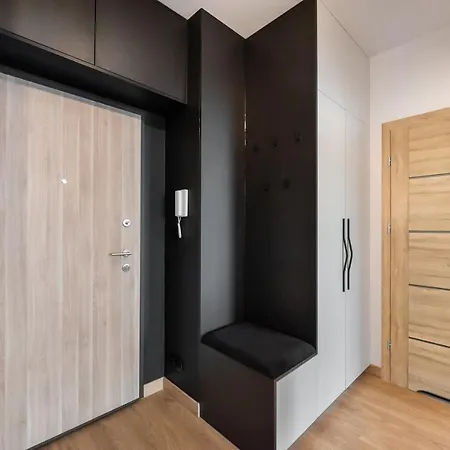 شقة Wola Skwer Happy By Bookinghost