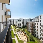 Wola Skwer Happy By Bookinghost Apartman Varsó
