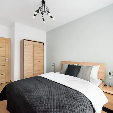 Apartment Wola Skwer Happy By Bookinghost Warsaw