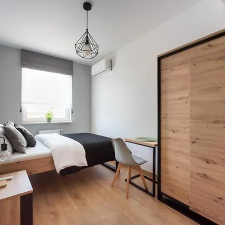 Apartment Wola Skwer Happy *