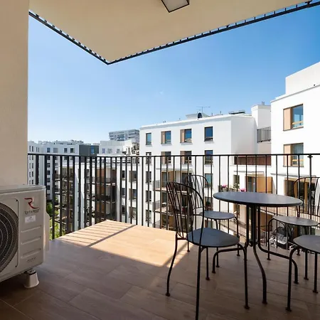 Wola Skwer Happy Apartment