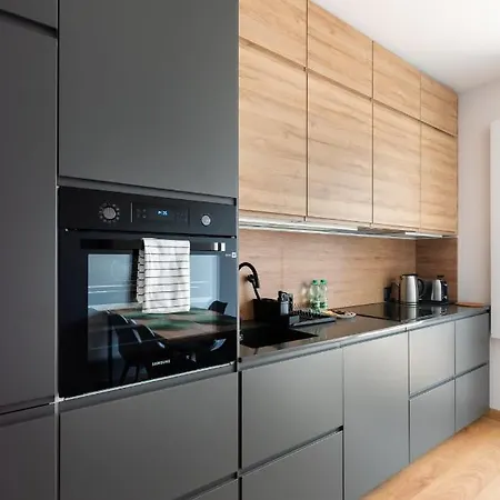 Apartment Wola Skwer Happy